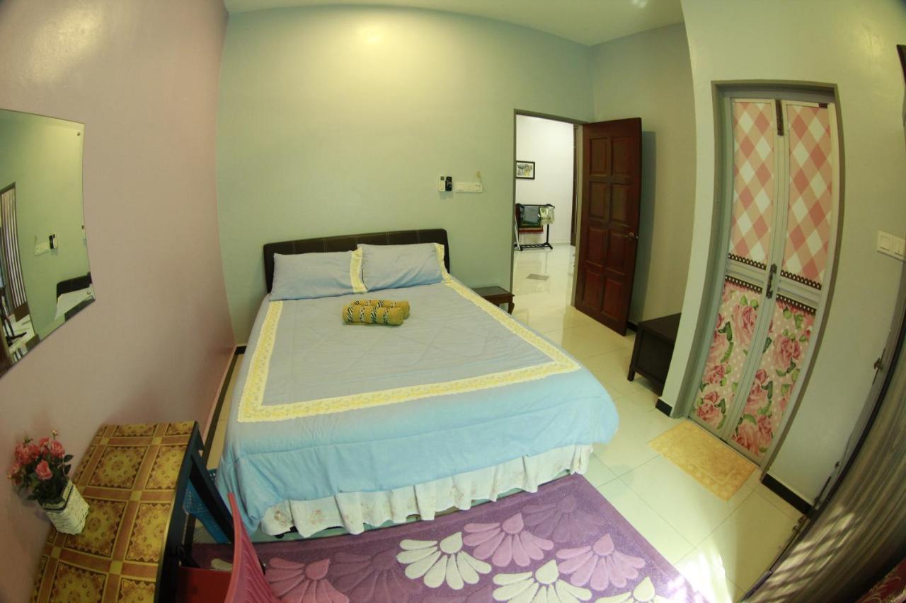 Twin Castle Homestay กัวลาปิลาห์ ภายนอก รูปภาพ
