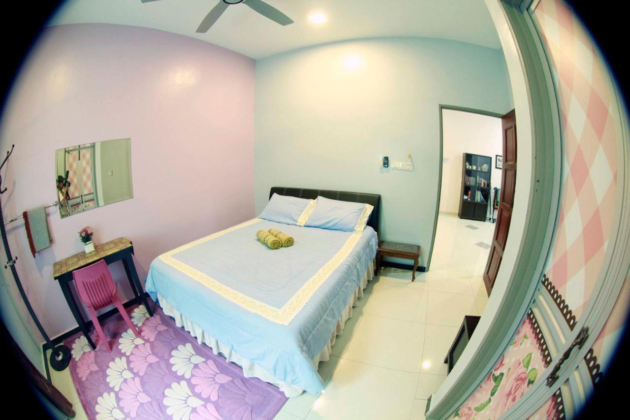 Twin Castle Homestay กัวลาปิลาห์ ภายนอก รูปภาพ