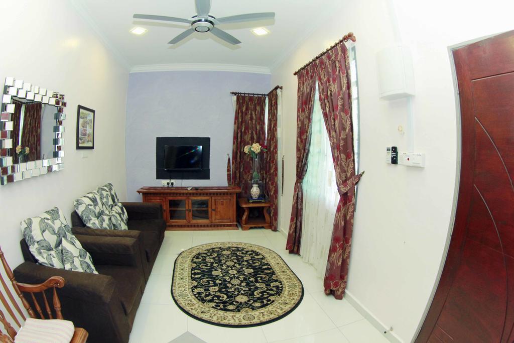 Twin Castle Homestay กัวลาปิลาห์ ภายนอก รูปภาพ